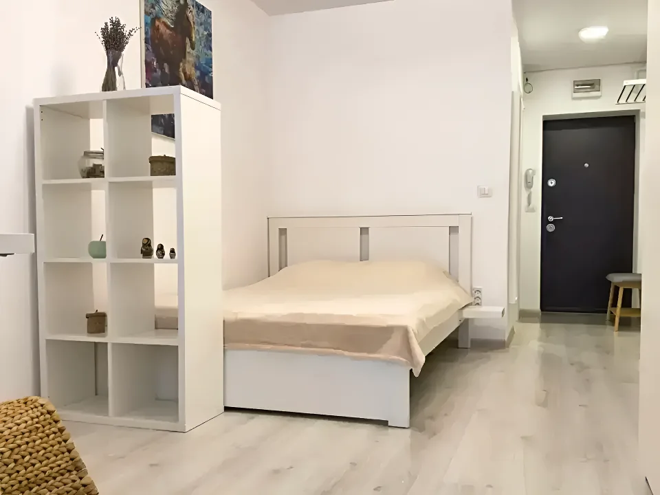 Garsoniera de inchiriere Sector 3 Bucuresti dormitor cu pat